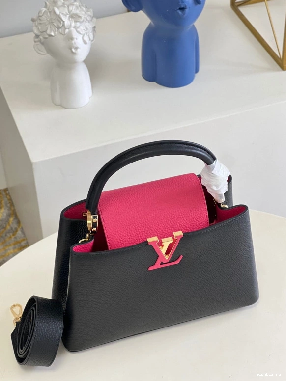 WIS CAPUCINES Vuitton Louis MM 0207